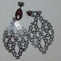 brinco de estamparia banho grafite oval vazado 55x27mm com pino e tarraxa. 1 par